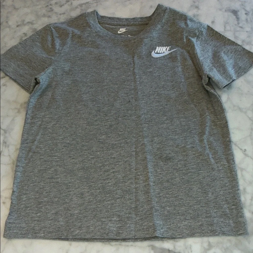 Nike Kids Heather Gray Short Sleeve Tee 7Y